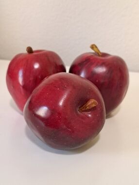 Realisitic Faux Red Apples Decor (3)